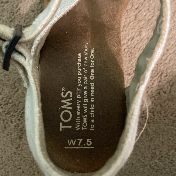 Toms cream wedge heel, size 7.5 - Picture 5 of 5